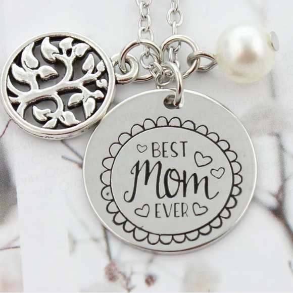 Jewelry - Best mom ever Stamped Pendant Necklace NEW